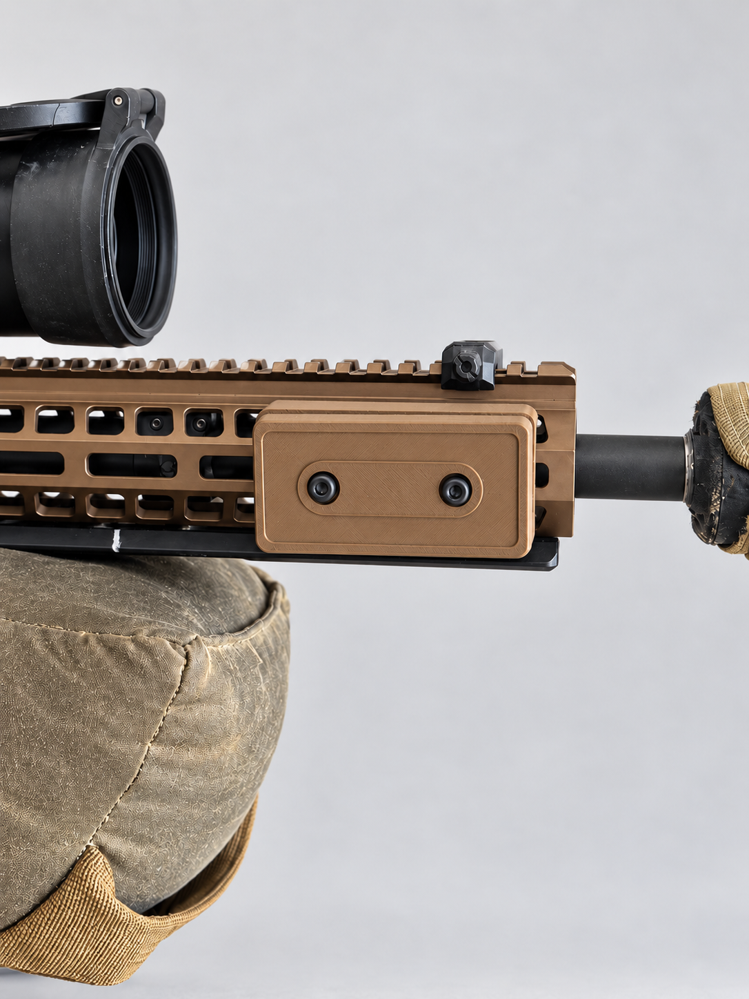Thick M-LOK weight installed on handguard, side detail